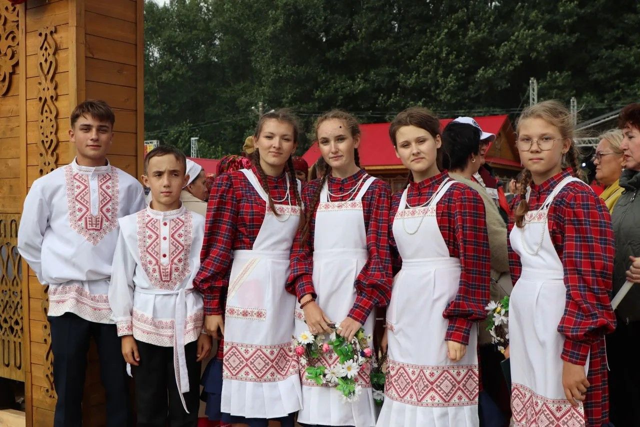 Хуҗа Хәсәннең «Инешкәй» балалар фольклор ансамбле «Питрау«дан лауреат булып кайтты