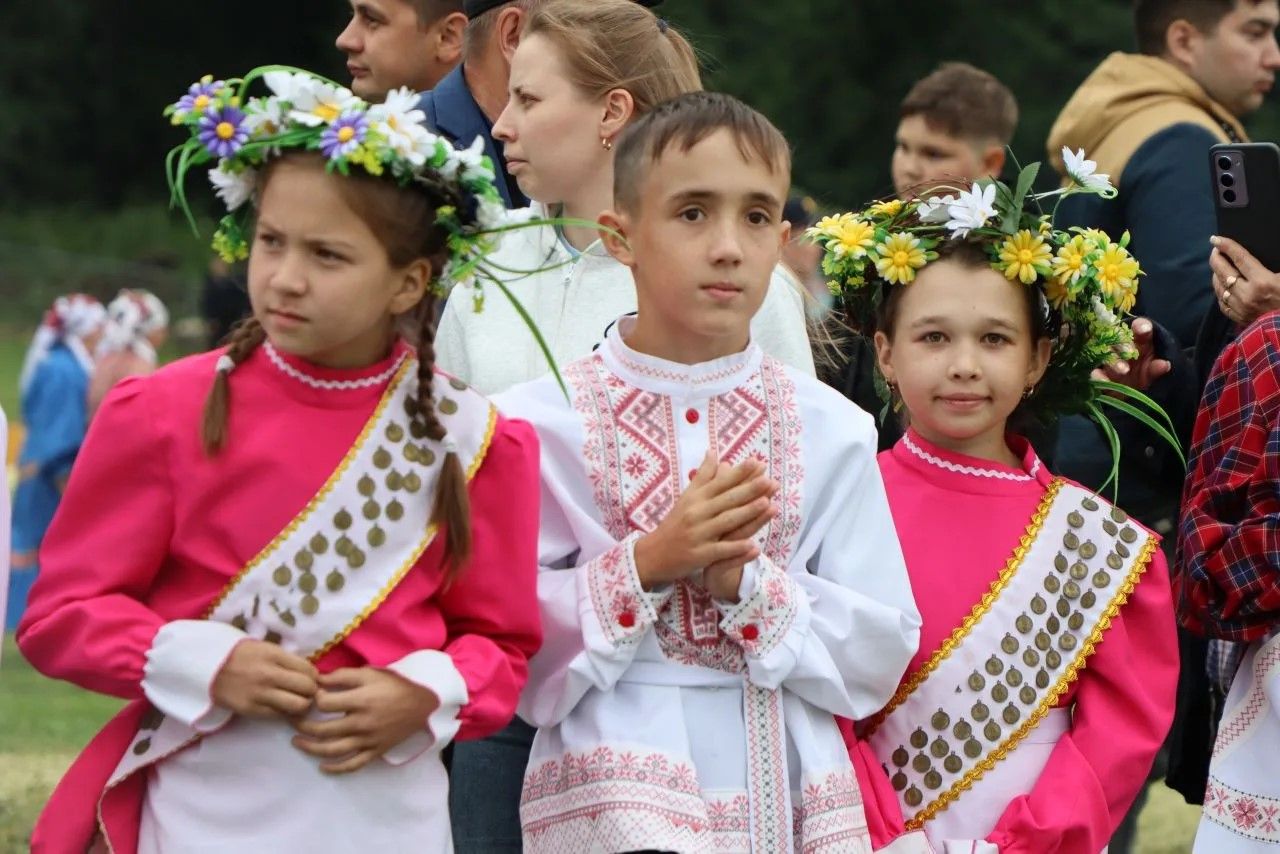 Хуҗа Хәсәннең «Инешкәй» балалар фольклор ансамбле «Питрау«дан лауреат булып кайтты