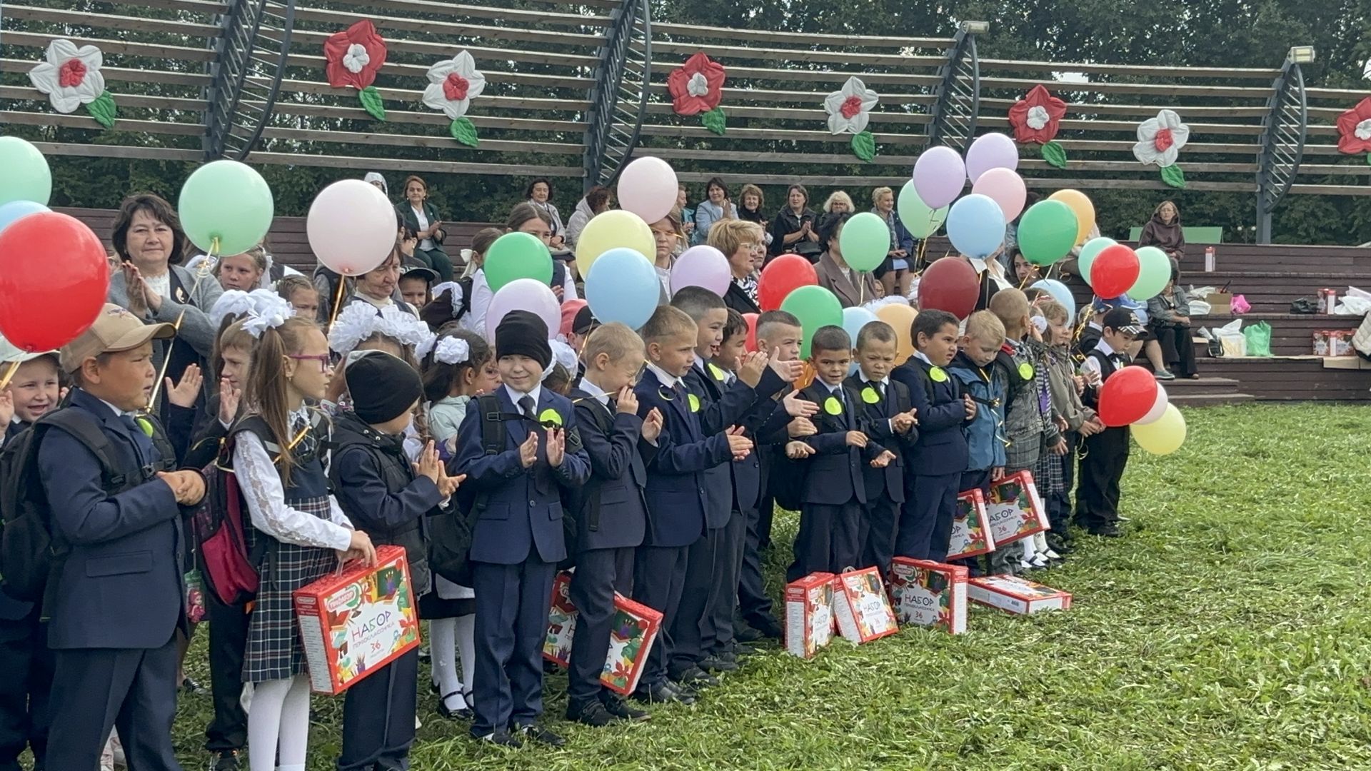 В парке отдыха «Дубрава» прошла ежегодная благотворительная акция «Помоги собраться в школу»