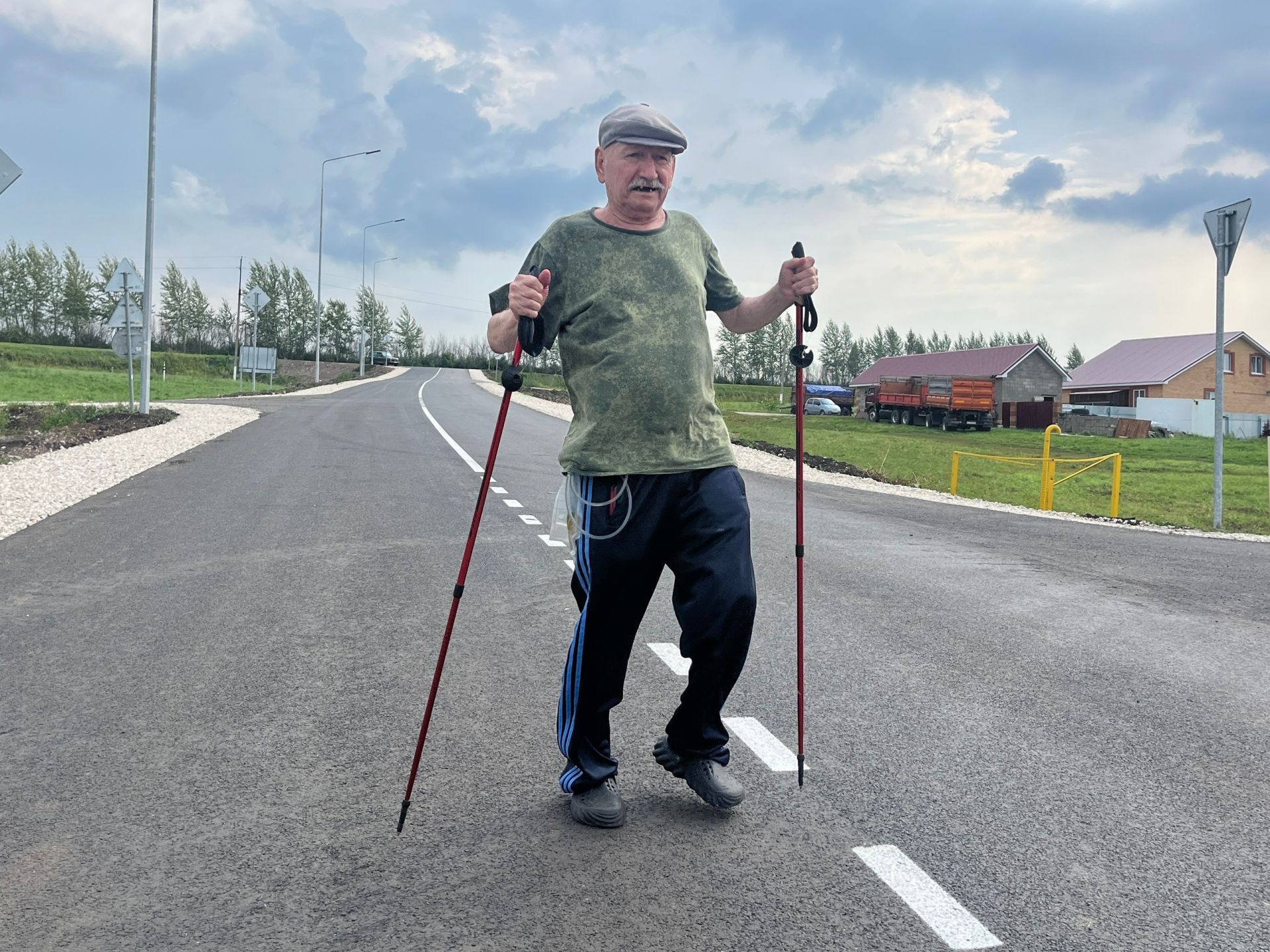 Движение, природа и общение: тренировка по скандинавской ходьбе в Кайбицком доме-интернате