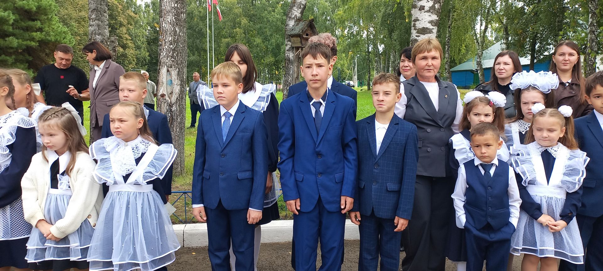 Иске Тәрбит урта мәктәбендә Белем бәйрәме тантаналы рәвештә узды