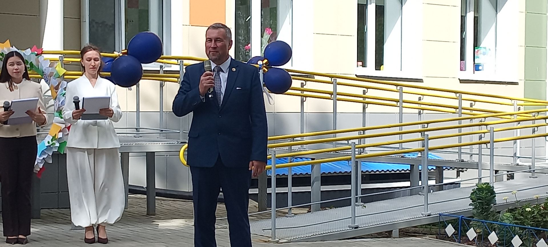Иске Тәрбит урта мәктәбендә Белем бәйрәме тантаналы рәвештә узды