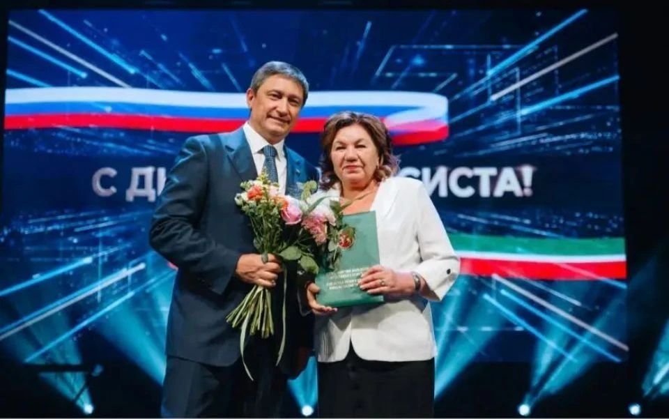 Лучшим финансистам Кайбицкого района вручили госнаграды