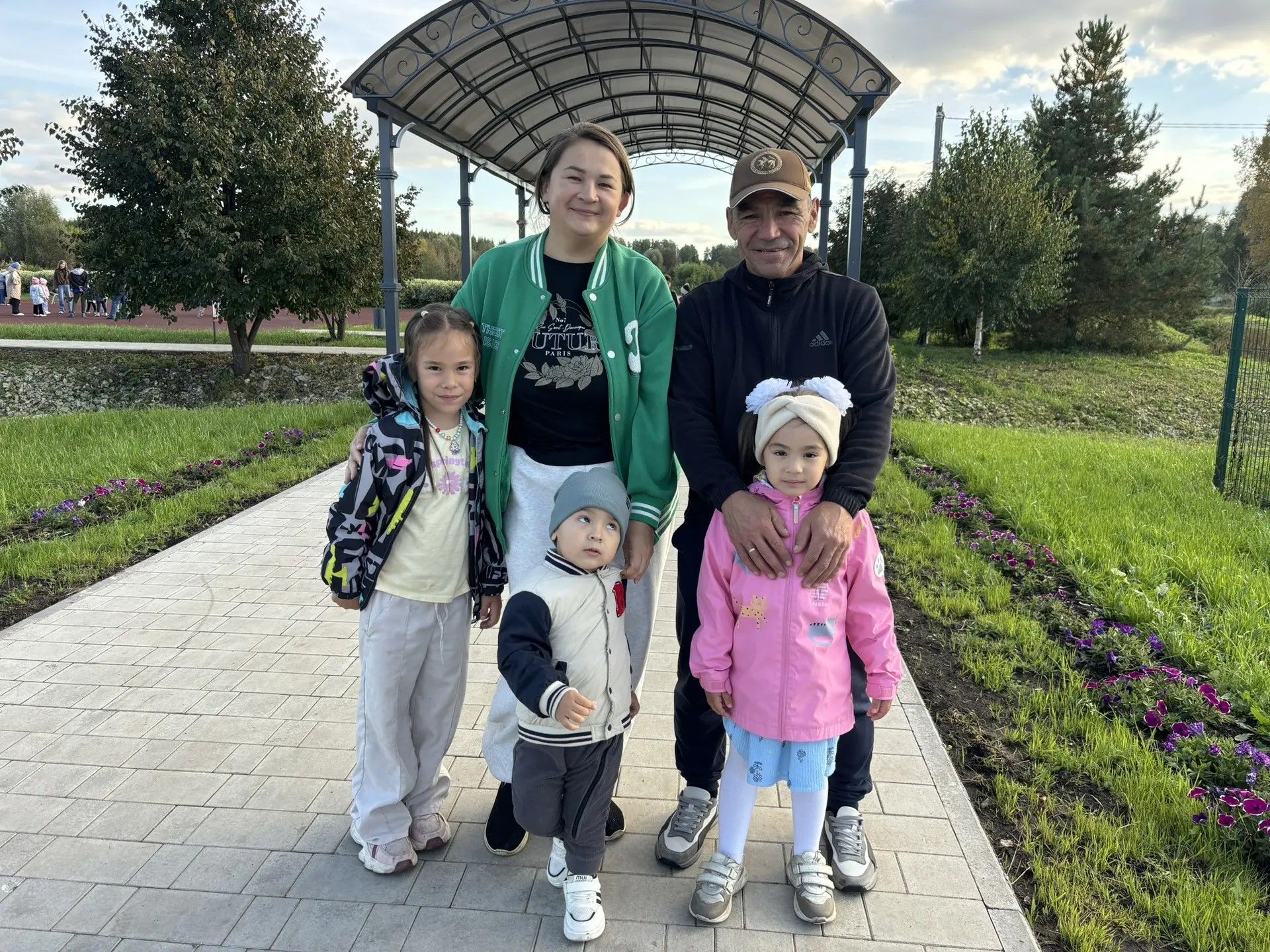 В обновленном парке Больших Кайбиц прошел фестиваль труда и доблести