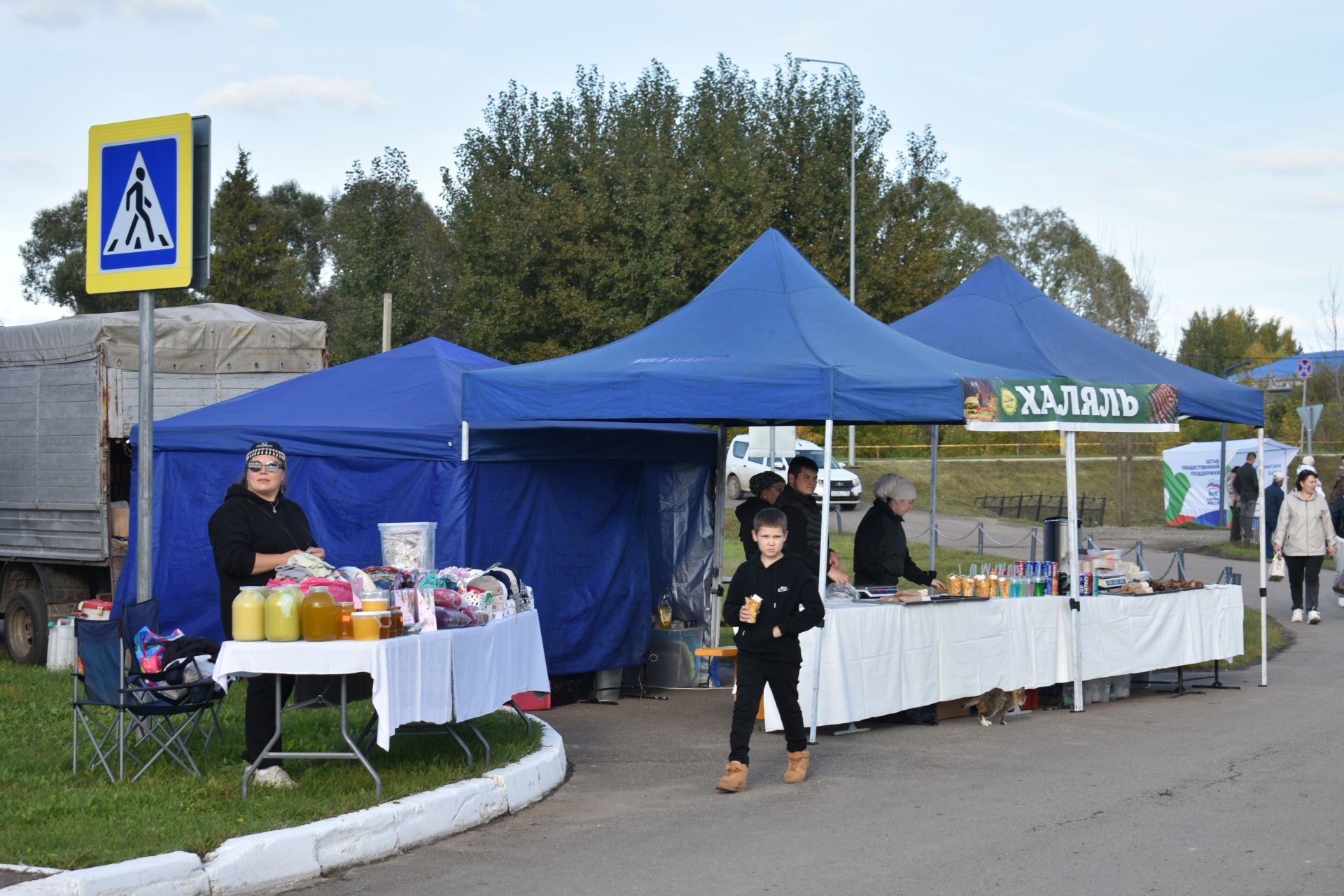 В обновленном парке Больших Кайбиц прошел фестиваль труда и доблести
