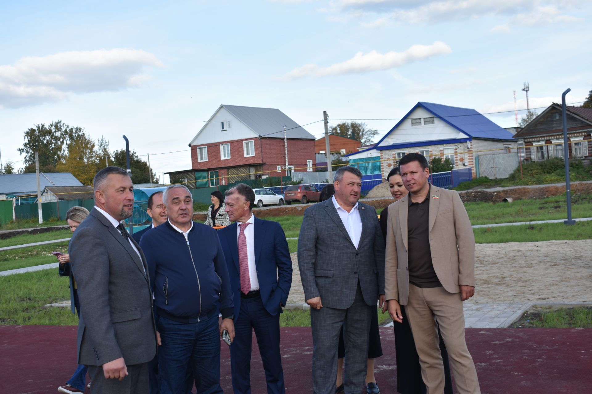 В обновленном парке Больших Кайбиц прошел фестиваль труда и доблести