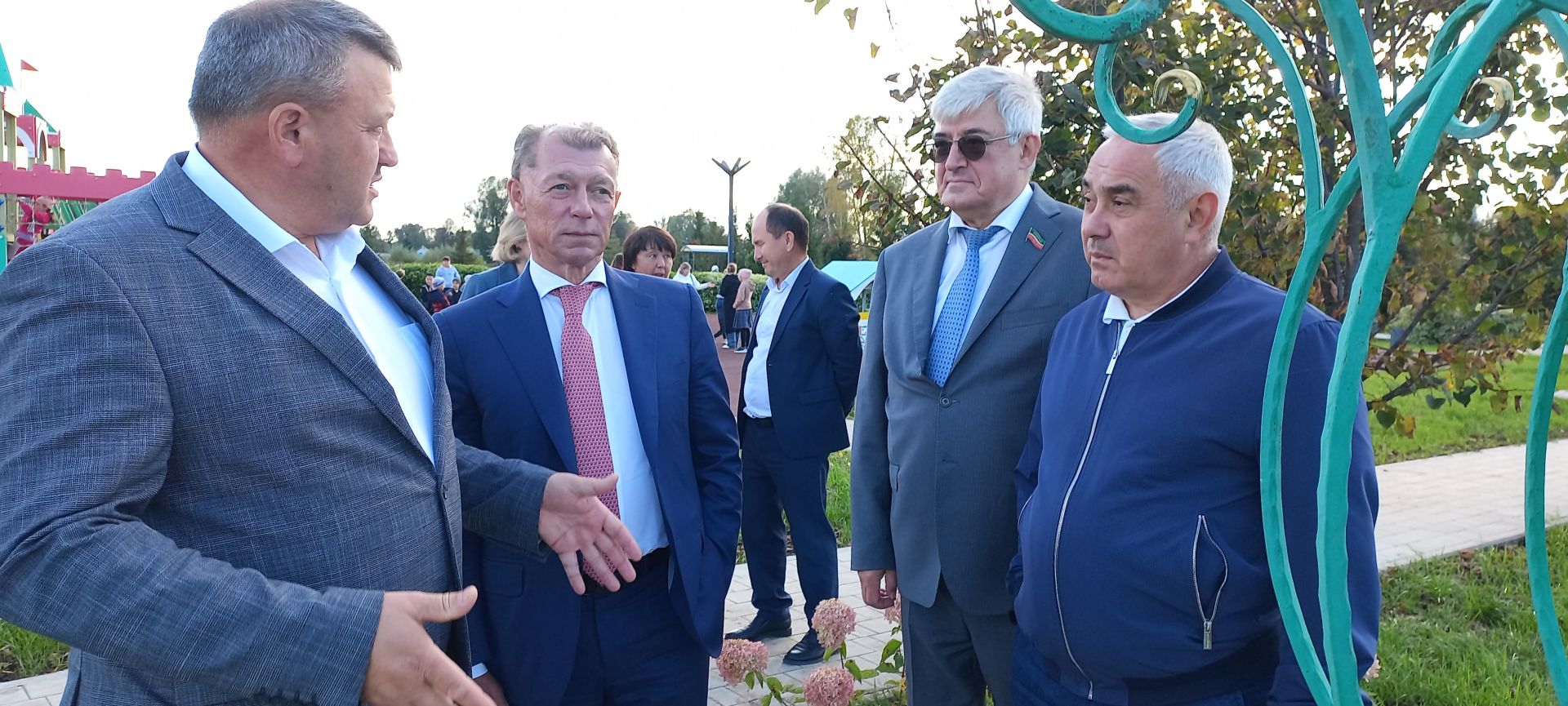 В обновленном парке Больших Кайбиц прошел фестиваль труда и доблести