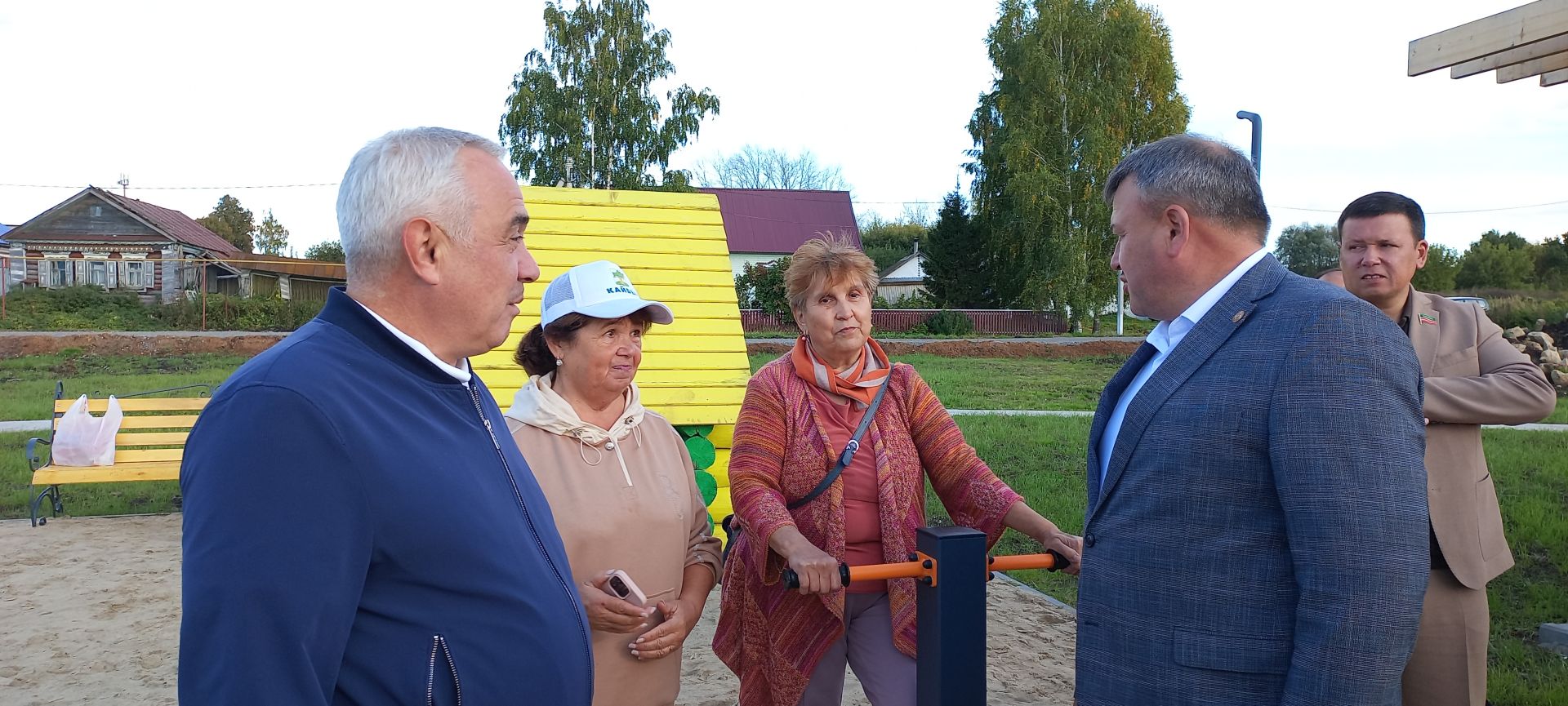 В обновленном парке Больших Кайбиц прошел фестиваль труда и доблести