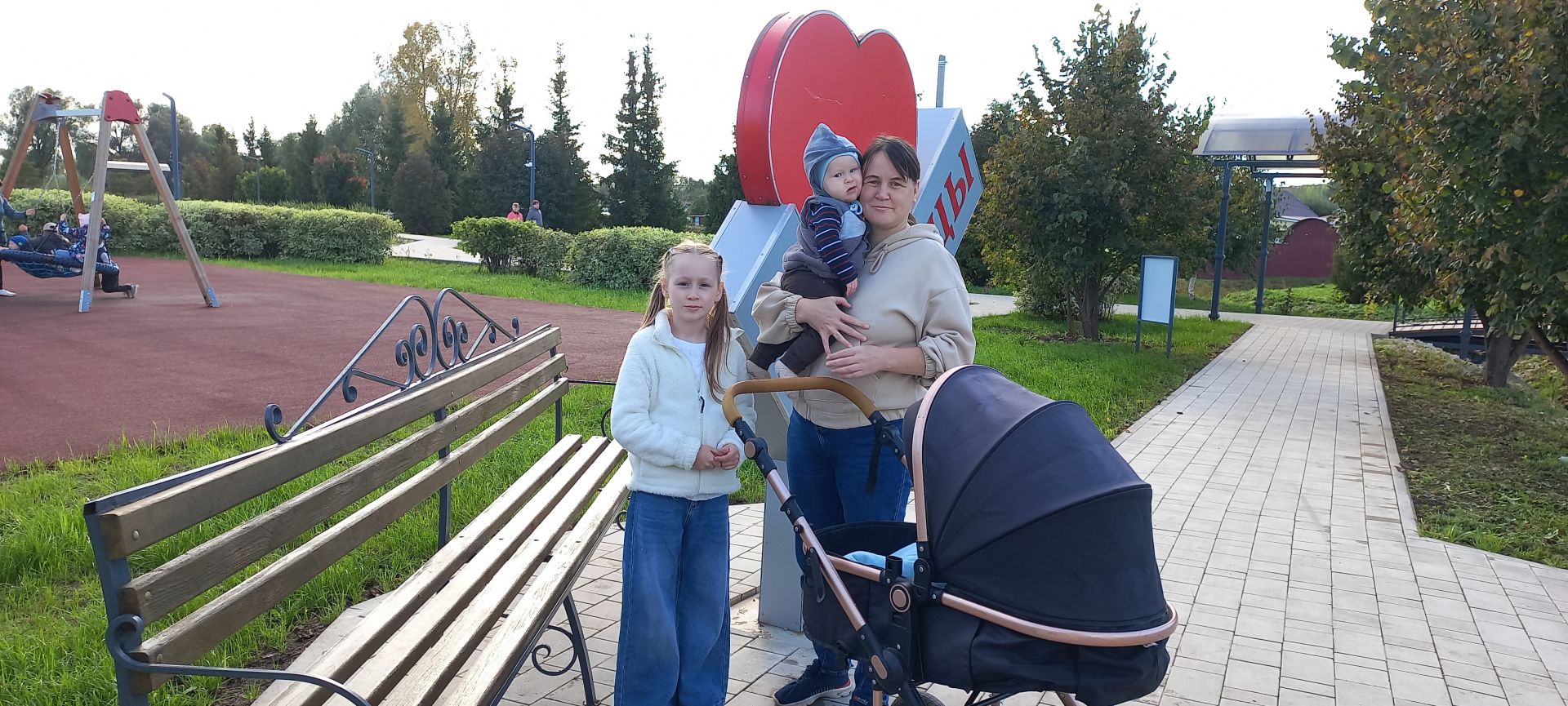 В обновленном парке Больших Кайбиц прошел фестиваль труда и доблести