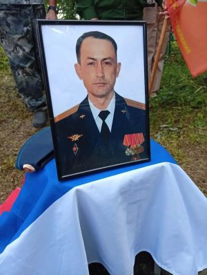 Подполковника Артура Морякова в последний путь проводили в Кайбицком районе
