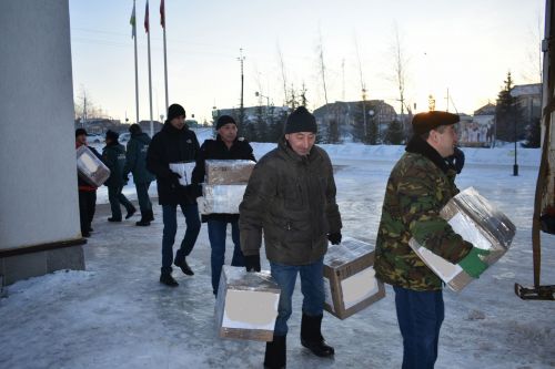Из Кайбиц в зону СВО отправили автомобиль «Нива» и гуманитарную помощь