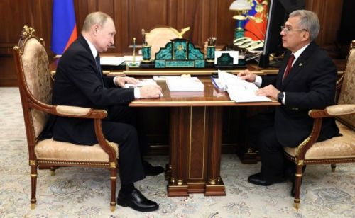 Минниханов доложил Путину о планах увеличить продолжительность жизни населения до 72,8