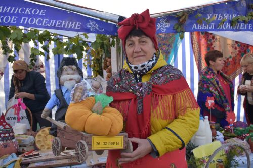 В Больших Кайбицах прошла сельскохозяйственная ярмарка, посвященная Международному дню пожилых людей