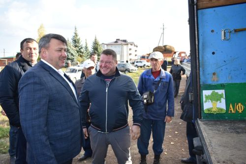 В Больших Кайбицах прошла сельскохозяйственная ярмарка, посвященная Международному дню пожилых людей