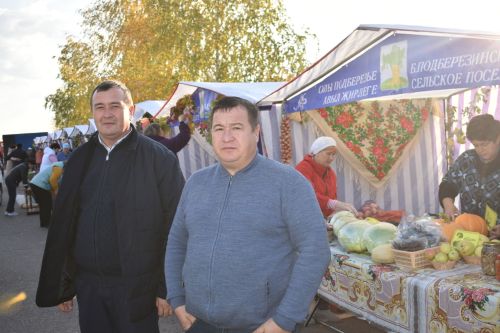 В Больших Кайбицах прошла сельскохозяйственная ярмарка, посвященная Международному дню пожилых людей