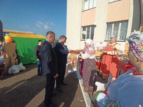 В Больших Кайбицах состоялась школьная ярмарка