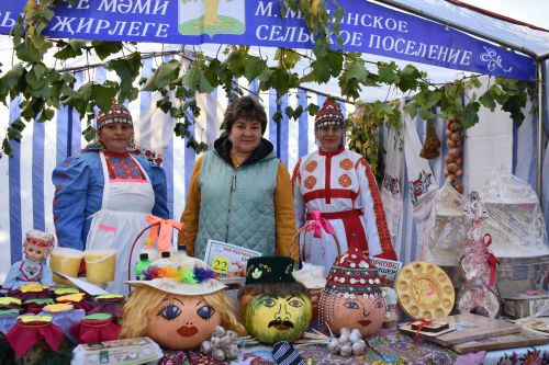В Больших Кайбицах прошла сельскохозяйственная ярмарка, посвященная Международному дню пожилых людей