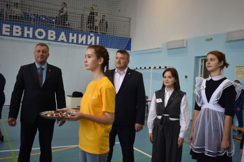 Для кайбицких школьников состоялась церемония посвящения в ряды «Движения первых»