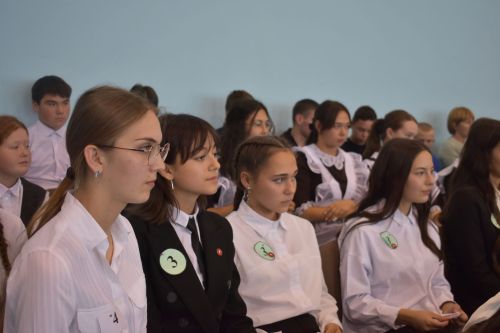 Для кайбицких школьников состоялась церемония посвящения в ряды «Движения первых»