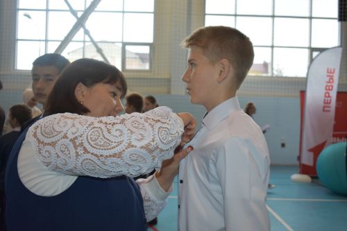 Для кайбицких школьников состоялась церемония посвящения в ряды «Движения первых»