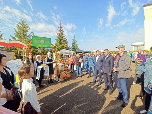 В Больших Кайбицах состоялась школьная ярмарка