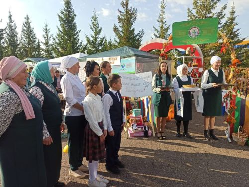 В Больших Кайбицах состоялась школьная ярмарка