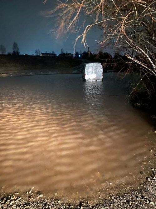 В Казани после ночной погони пьяный водитель «ГАЗели» вылетел в реку Нокса