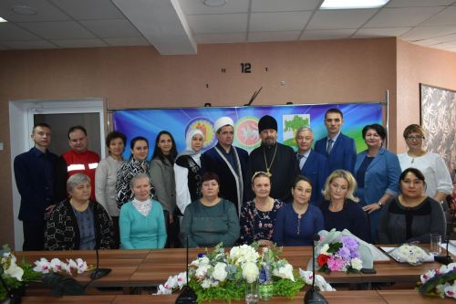 За круглым столом в Кайбицах подвели итоги реализации проекта центра поддержки семейных ценностей