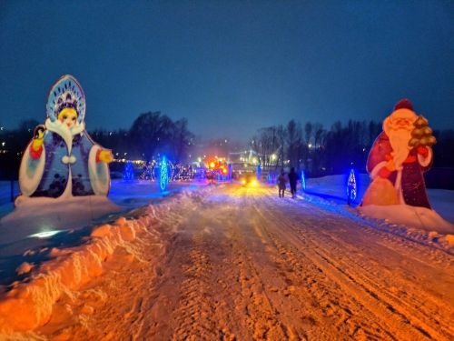 В Кайбицах под волшебный снегопад состоялось открытие главной елки района