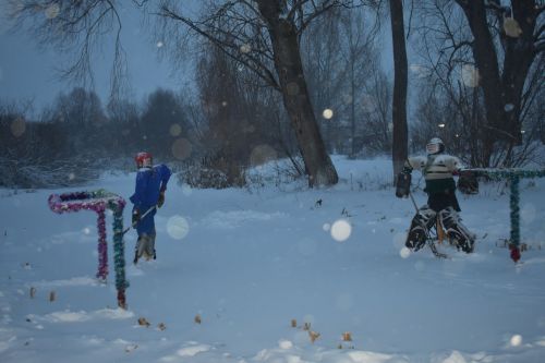 В Кайбицах под волшебный снегопад состоялось открытие главной елки района