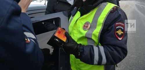 Водителя из Казани доставили в суд за избыточную тонировку своей BMW