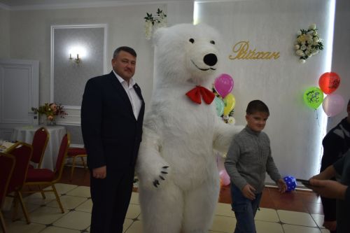 Кайбычта инвалид балаларны аналары белән бергә кунак иттеләр