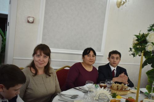 Кайбычта инвалид балаларны аналары белән бергә кунак иттеләр