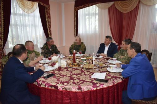 Глава района встретился с военнослужащими, приехавшими в отпуск из спецоперации