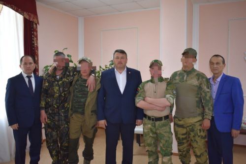 Глава района встретился с военнослужащими, приехавшими в отпуск из спецоперации