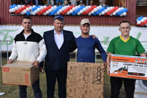 Мәйданнарда сынала батыр егетләр көче