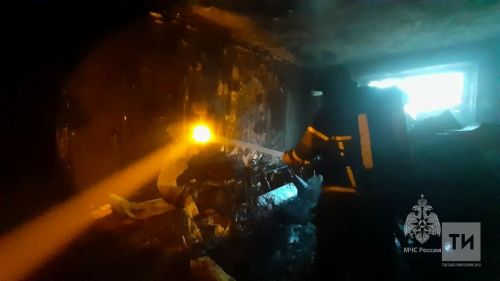 В Казани из огня спасли пожилую женщину
