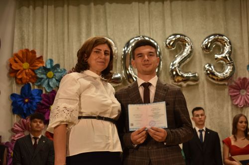 Олы Кайбыч мәктәбендә чыгарылыш кичәсе узды