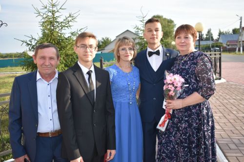 Олы Кайбыч мәктәбендә чыгарылыш кичәсе узды