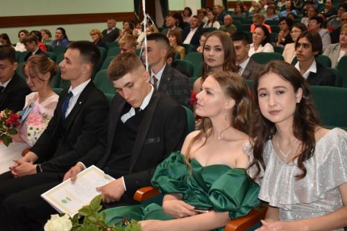 Олы Кайбыч мәктәбендә чыгарылыш кичәсе узды