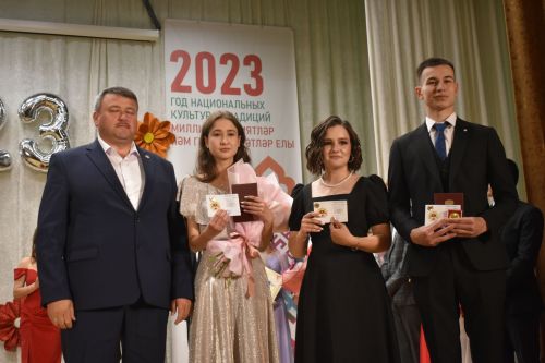 Олы Кайбыч мәктәбендә чыгарылыш кичәсе узды