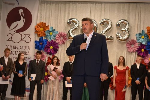 Олы Кайбыч мәктәбендә чыгарылыш кичәсе узды