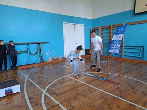 Учителя и учащиеся из Малых Мемей сдали нормы ГТО