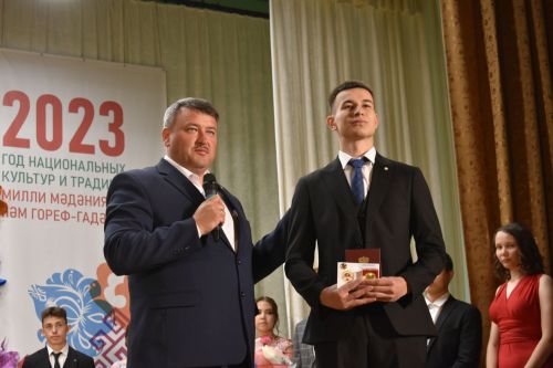 Олы Кайбыч мәктәбендә чыгарылыш кичәсе узды