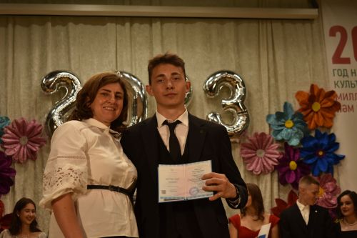 Олы Кайбыч мәктәбендә чыгарылыш кичәсе узды