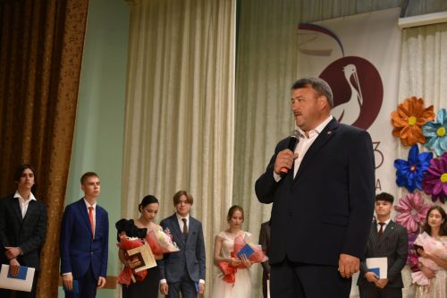 Олы Кайбыч мәктәбендә чыгарылыш кичәсе узды