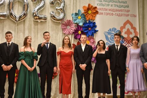 Олы Кайбыч мәктәбендә чыгарылыш кичәсе узды