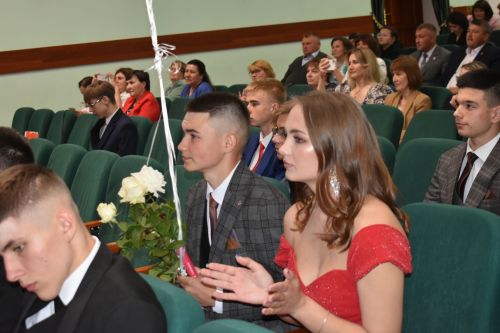 Олы Кайбыч мәктәбендә чыгарылыш кичәсе узды
