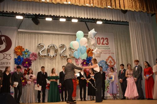 Олы Кайбыч мәктәбендә чыгарылыш кичәсе узды