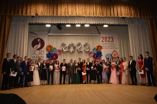 Олы Кайбыч мәктәбендә чыгарылыш кичәсе узды